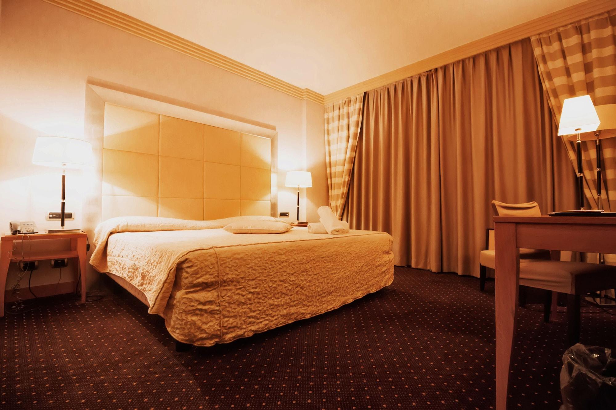 Papillo & Hotel Roma
