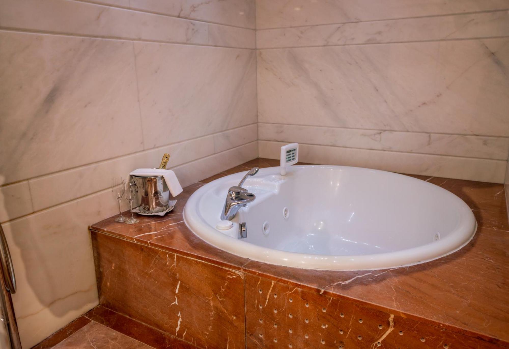 Papillo & Hotel 4*